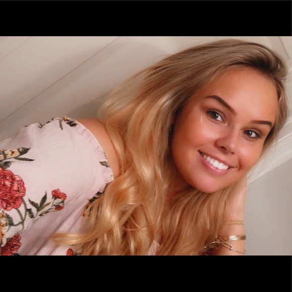 Meet your Posher, Allyson - Picture 3 of 4